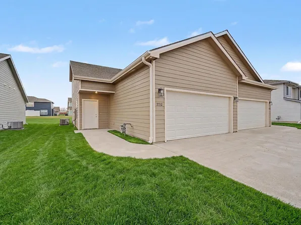 2712 Amelia Ln, Salina, KS 67401