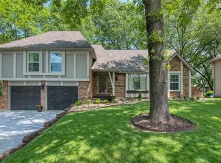 3511 NW Blue Jacket Dr, Lees Summit, MO 64064