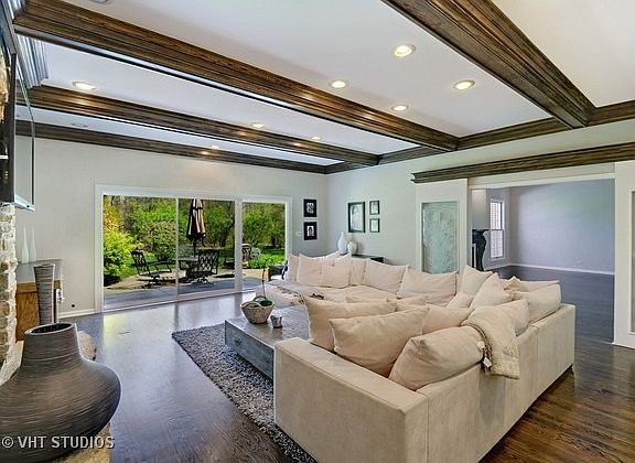 4th image of 2069 Burr Oaks Ln