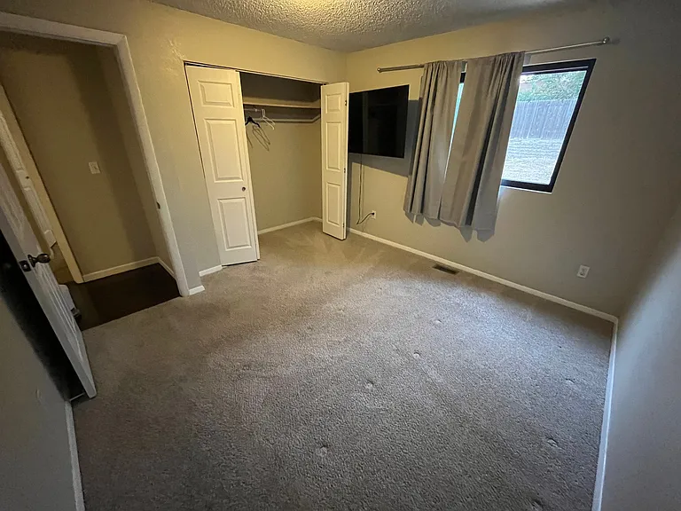 1470 W Alaska Pl — Photo 13