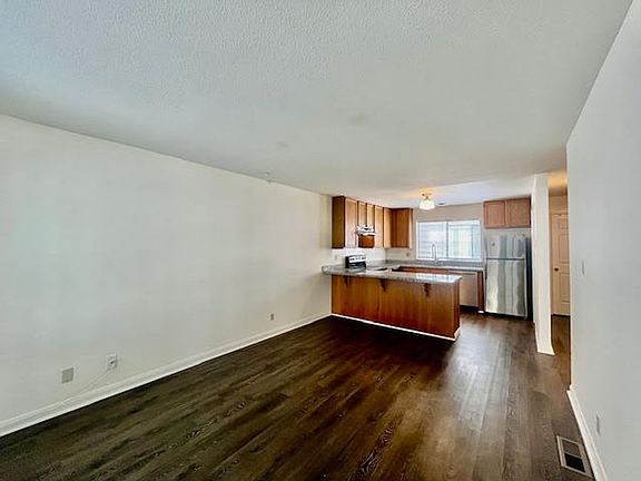 4th image of 1105 Fell St #1