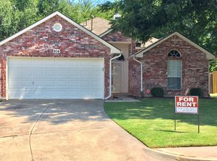 904 Chartrand Ct, Edmond, OK 73034