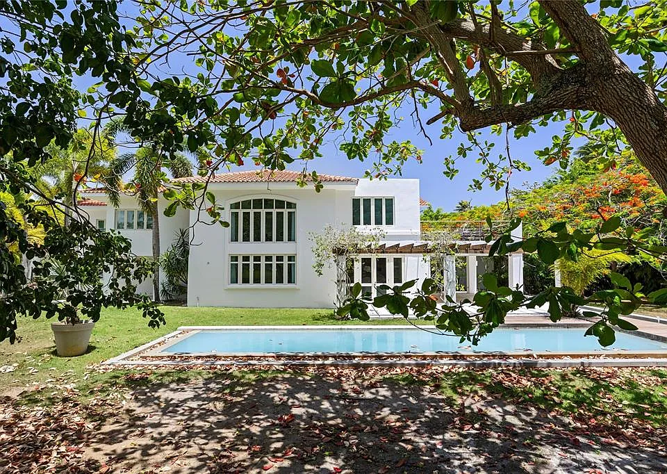 121 Dorado Bch E