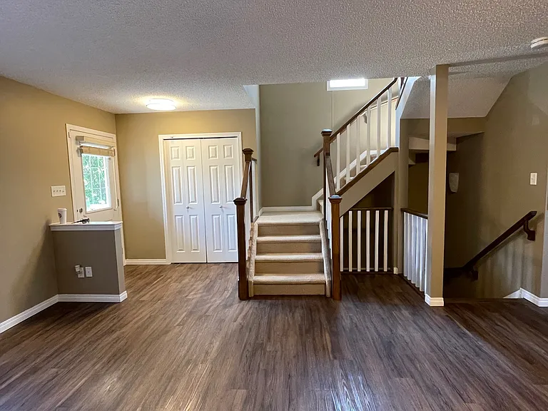 7685 Schmid Cres NW — Photo 14