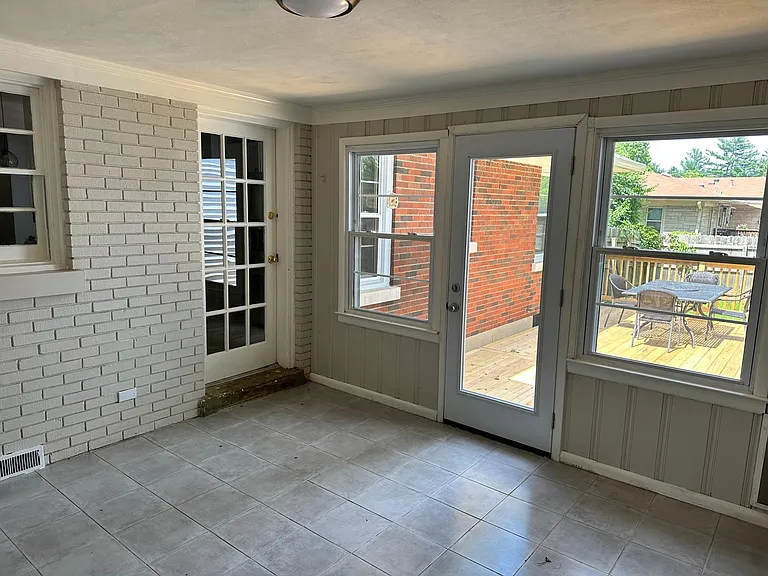 8600 Perry Rd — Photo 18