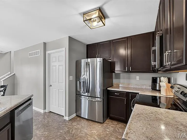 7146 Welsh Dr — Photo 4