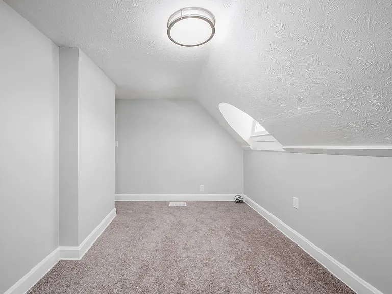 The Chambers Apartments — Photo 44
