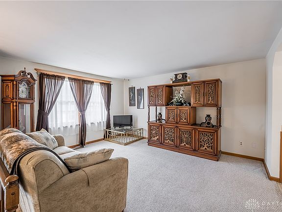 2nd image of 809 Nordhoff Farm Dr