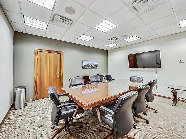 111 E Chestnut St #34B — Photo 27