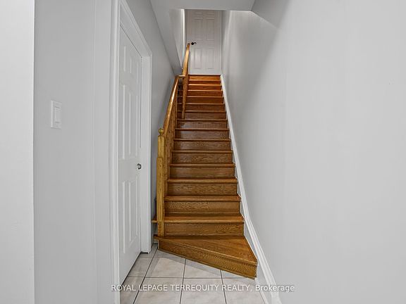 4th image of 958 The Queensway