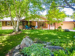 8660 Cullen Ln, Cedarburg, WI 53012