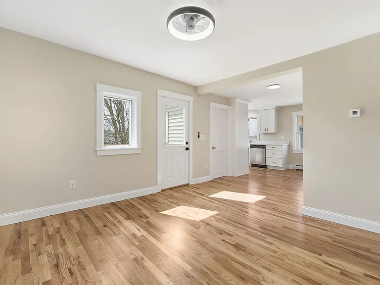 20 Beacon St #2 — Photo 8