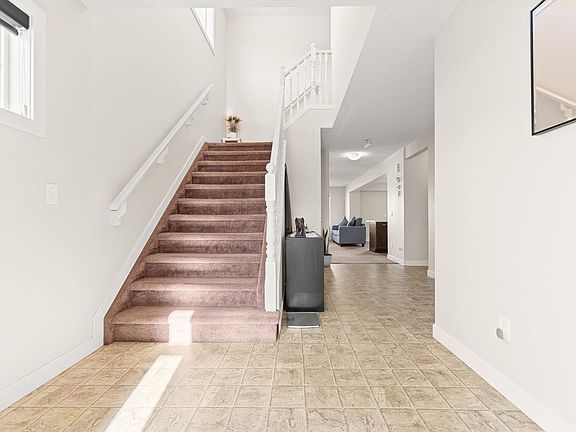 4th image of 724 40th Ave NW