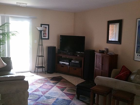 2nd image of 2014 Greenglen Drive #202