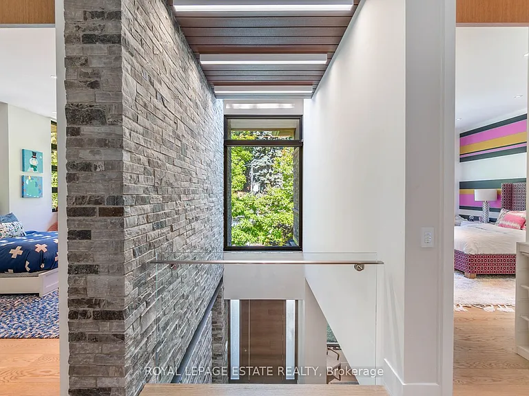 11 Pine Cres — Photo 29