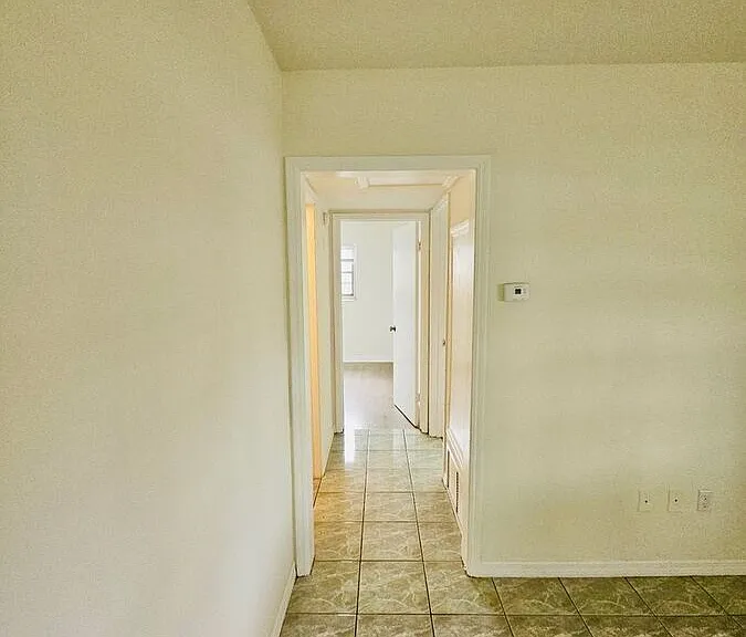 611 Avenue G SE — Photo 12