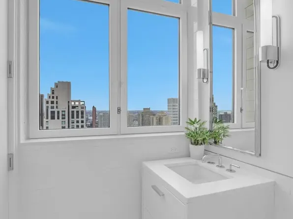 200 East 83rd Street image 15 of 18