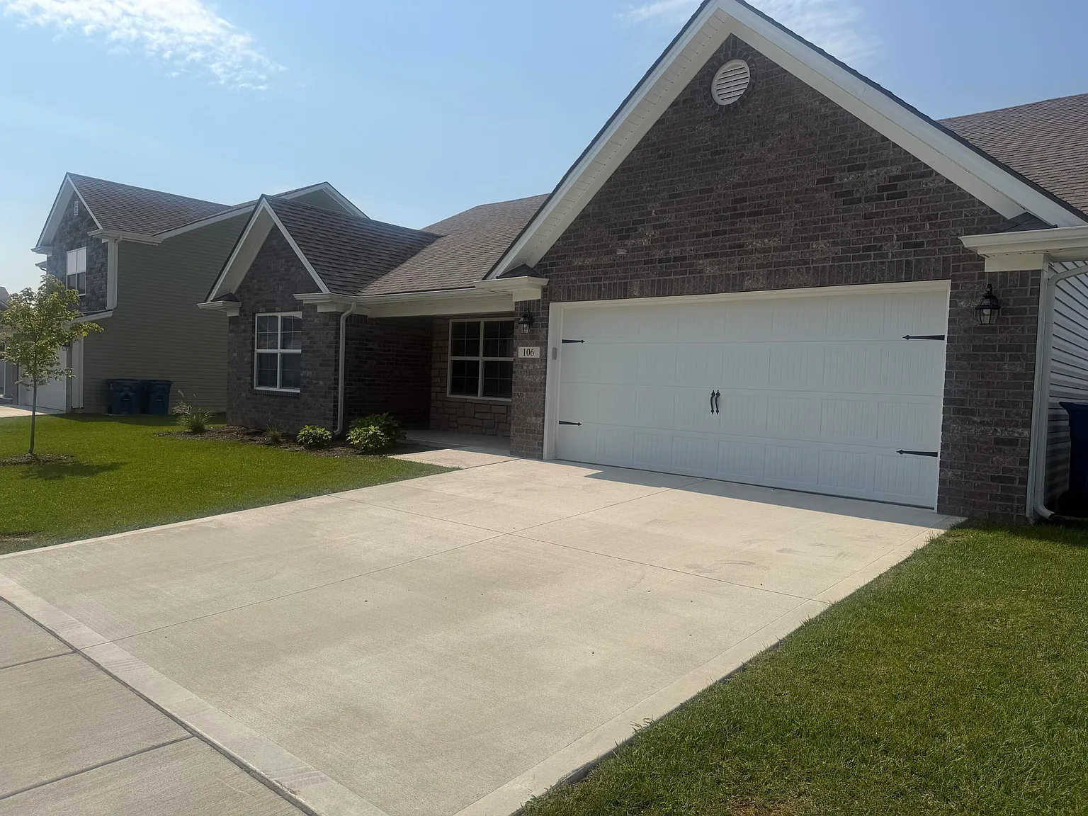 3 bed, 2.0 bath, $2,200 — Photo 2