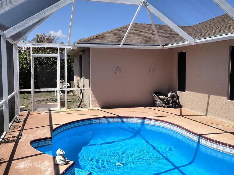 312 SW Buzby Ct — Photo 7