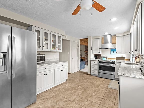 5th image of 501 Greenspire Ct