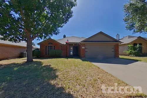 521 Olive St Photo 1
