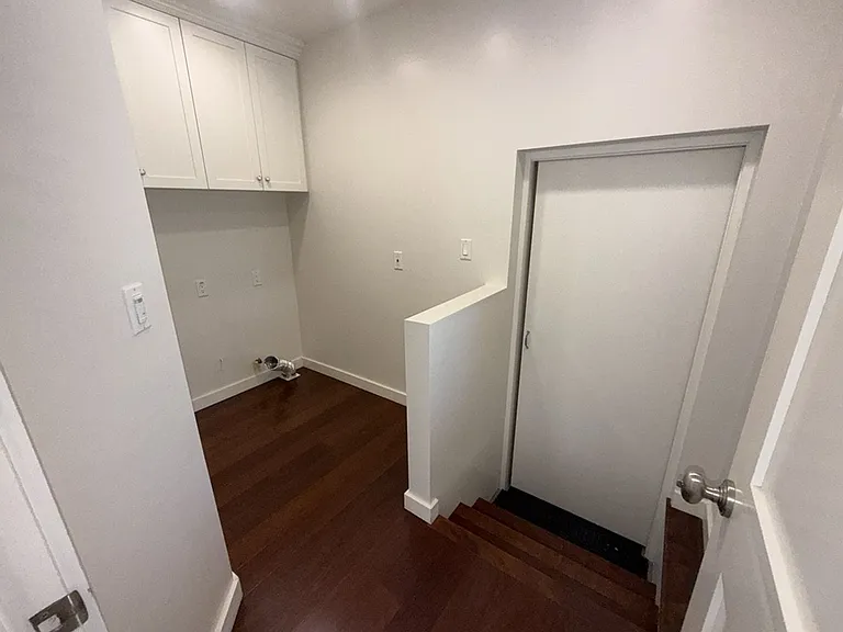 2746 N Kenneth Rd — Photo 30