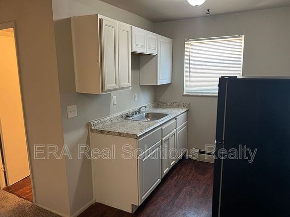3rd image of 906 Elberon Ave APT 15