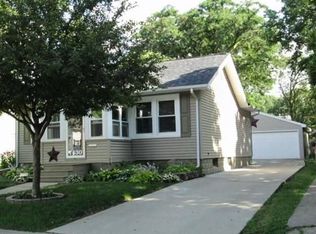 1430 Hawthorne Ave, Waterloo, IA 50702