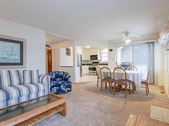 5th image of 76 Safe Harbor Dr #1