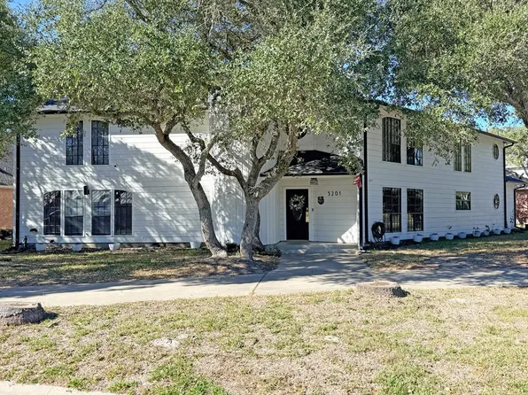3201 Traylor Blvd, Rockport, TX 78382