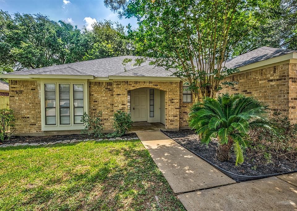 1st image of 3310 Lakeland Gardens Dr