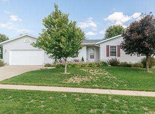612 E Terrace Dr, Center Point, IA 52213