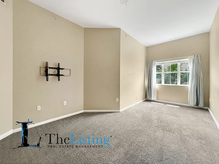 2411 W Horatio St #532 — Photo 13