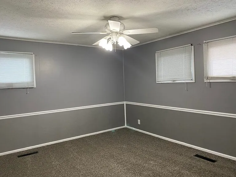 3411 Whitcomb Ave — Photo 34