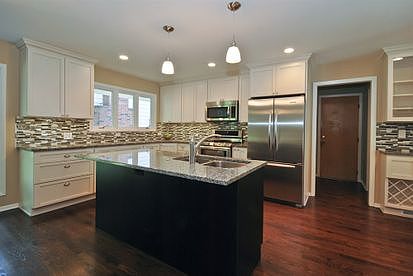 3rd image of 3661 Saratoga Ave