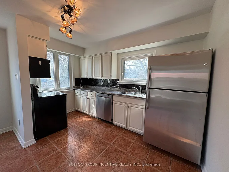 20 Bayview Dr — Photo 3