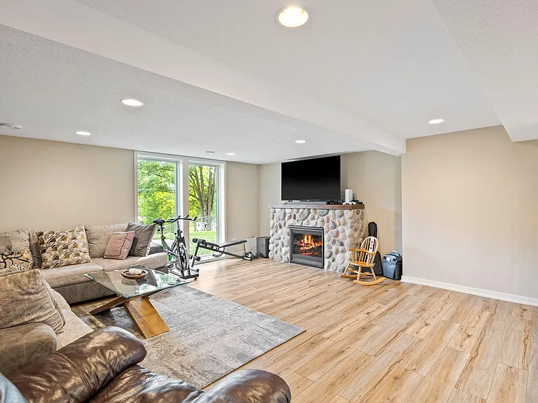 7080 Redwing Ln — Photo 29