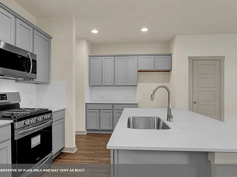 10917 Tildon Ave — Photo 13