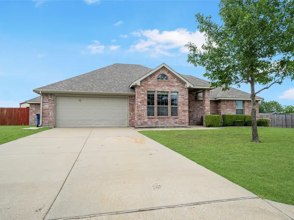 105 Universal Dr, Fate, TX 75189