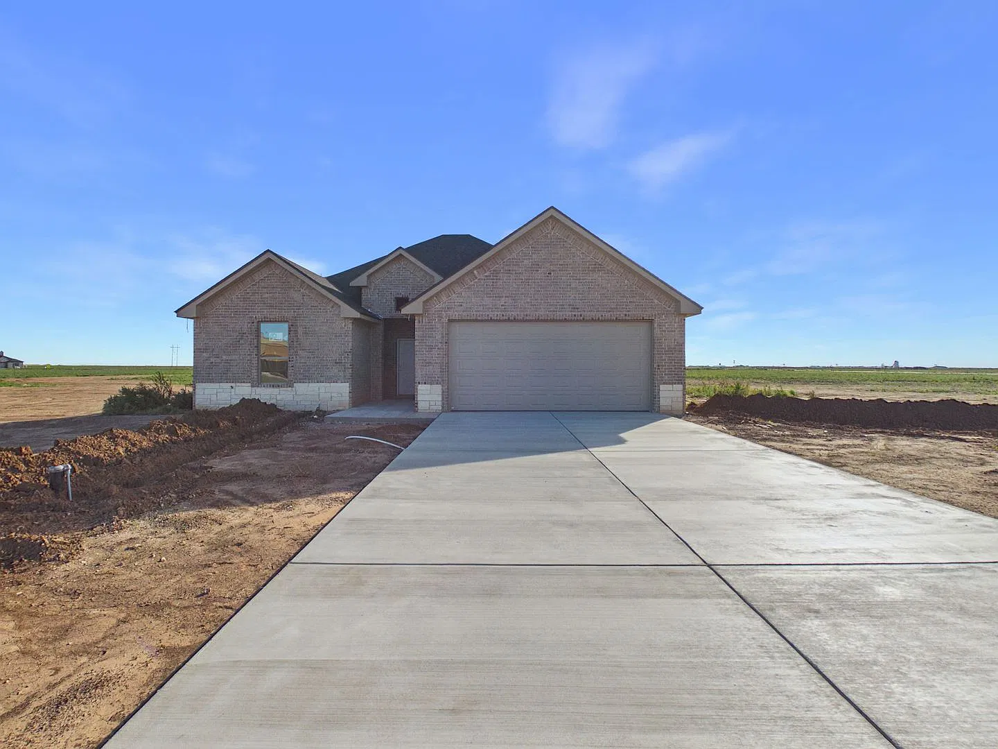 Brand-New 3-Bedroom, 2-Bathroom Home for Rent in Bushland, TX — Photo 2