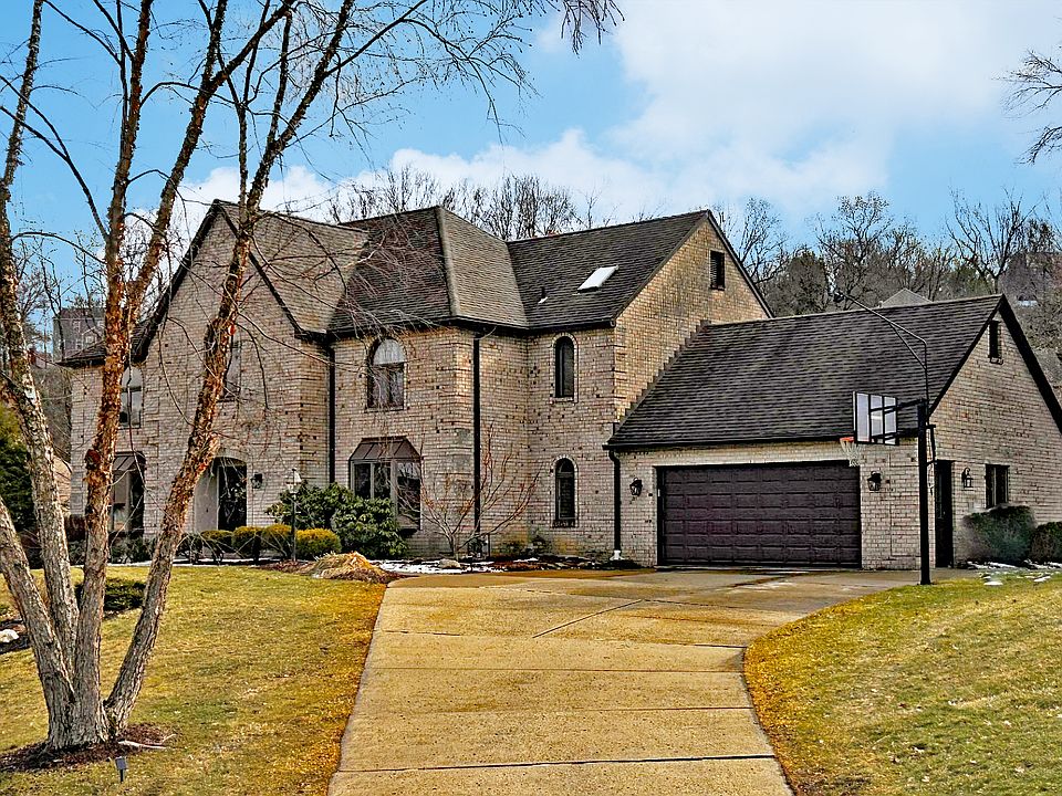 1st image of 120 Marlboro Dr