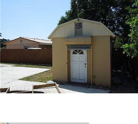 4th image of 16900 NW 51st Pl