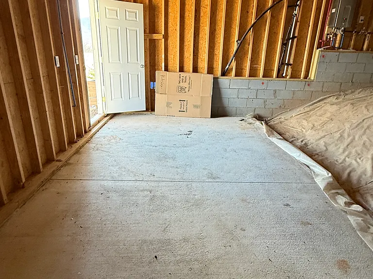 Storage in crawl space with concrete floor
