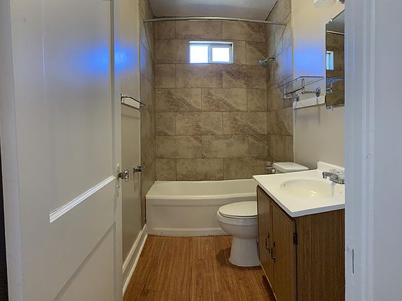 2nd image of 1015 Gidding St #B