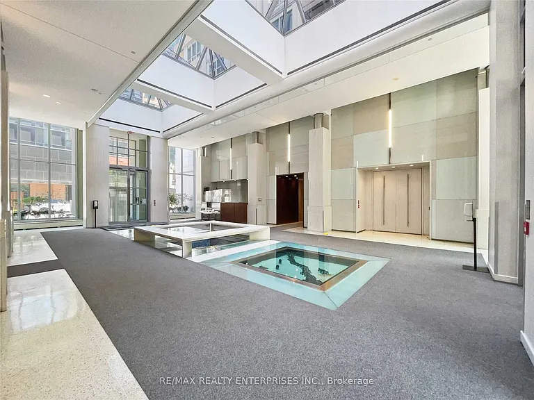 250 Wellington St W #436 — Photo 34