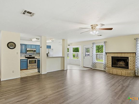 3rd image of 213 W Anderson Ave