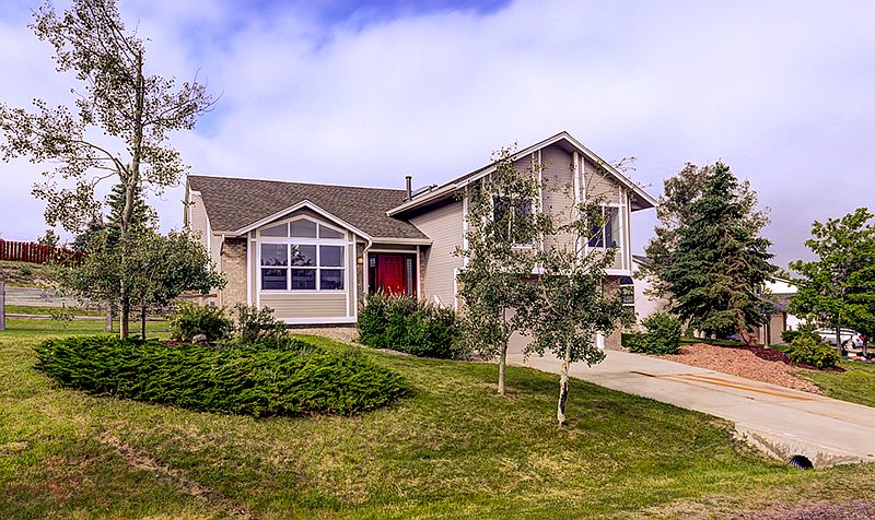 1st image of 665 Rembrandt Ct