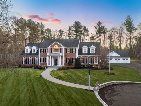 40 Grandview Rd, Chelmsford, MA 01824