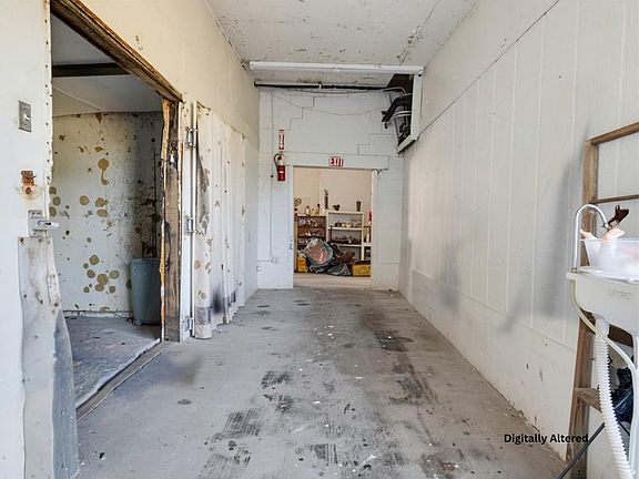 8th image of 19485 Dottie Ln