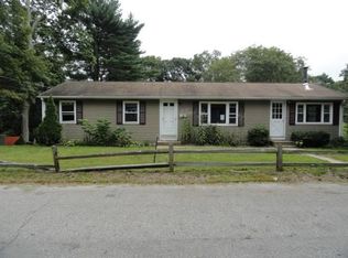 22 Beechwood St, Coventry, RI 02816